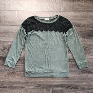 🌹 For G & PL Lace Trim Top 🌹